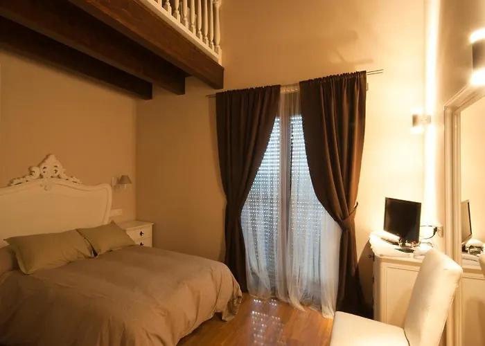 Hotel Palacio De Ivan Tarin Monteagudo del Castillo