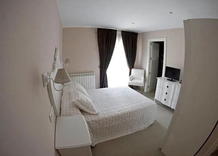 Palacio De Ivan Tarin Monteagudo del Castillo